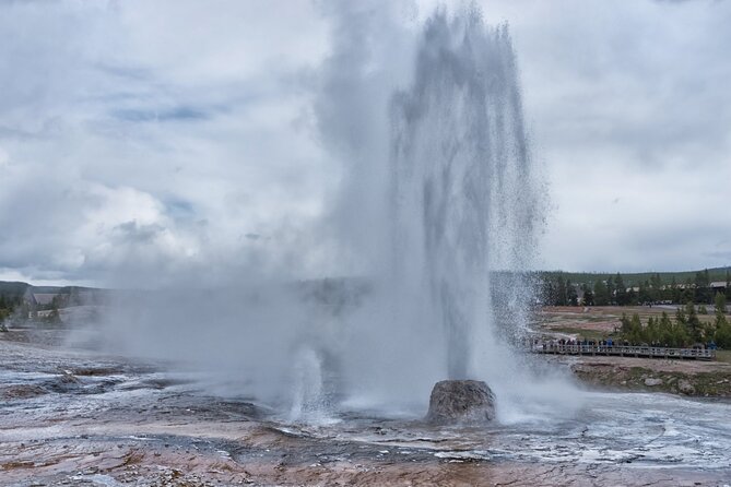 Yellowstones Old Faithful Self-Guided Walking Tour - Overview of the Tour