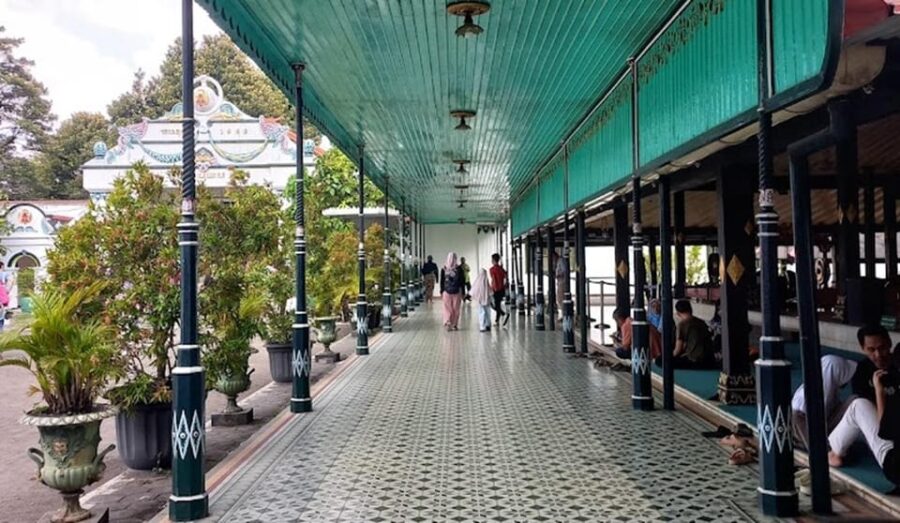 Yogyakarta: Taman Sari Water Castle & Prambanan Temple