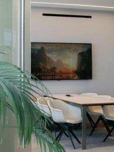 AC Hotel by Marriott Sunnyvale Moffett Park - Hotel Overview