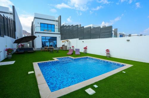 Al Bandar Luxury Villa With 5BR With Private Pool - Al Dana Island Fujairah - Property Overview