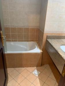 Al Manar Hotel Apartments - Property Location and Vicinity