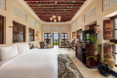 Al Maya Island & Resort - Overview and Location