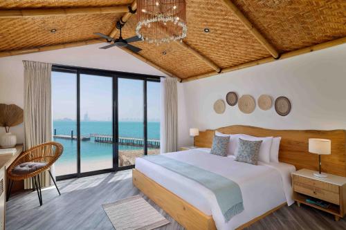 Anantara World Islands Dubai Resort - Resort Overview and Location