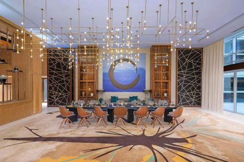 Andaz Dubai The Palm, By Hyatt - Location and Accessibility