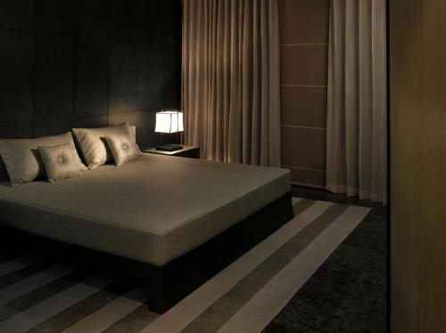 Armani Hotel Dubai, Burj Khalifa - Overview and Location