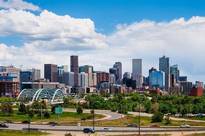 Arrival Private Transfer: Denver Airport DEN to Denver in Luxury Van - Overview of the Arrival Private Transfer Service