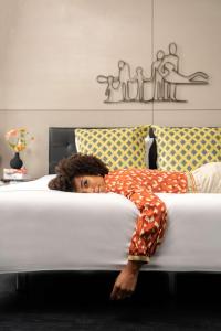 Artotel Amsterdam, Powered by Radisson Hotels - Explore Artotel Amsterdams Amenities