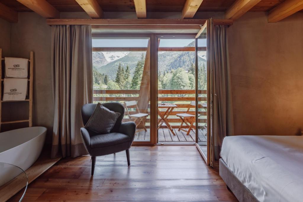 At the Charming Little Lake – Ecohotel Park & Spa Review