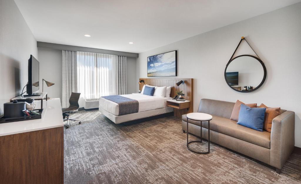 Ayres Hotel Vista Carlsbad - Convenient Location