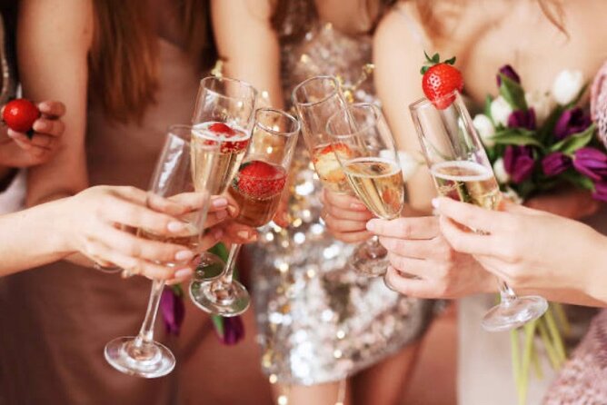 Bachelorette Nightclub Tour With Complimentary Drinks