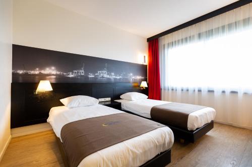 Bastion Hotel Vlaardingen - Hotel Overview and Location