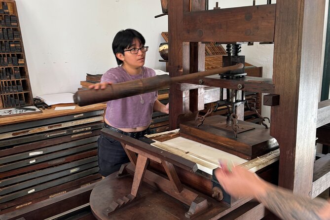 Become an Honorary Curator at a Historic Library in Honolulu