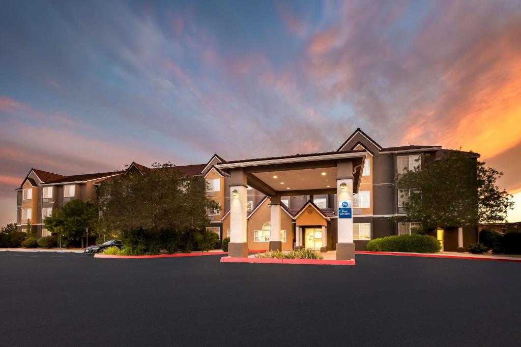 Best Western California City Inn & Suites - Hotel Overview and Location