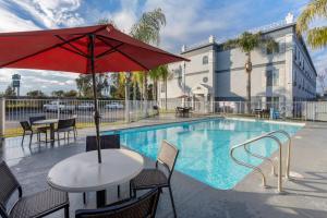 Best Western Colonial Inn - Hotel Overview
