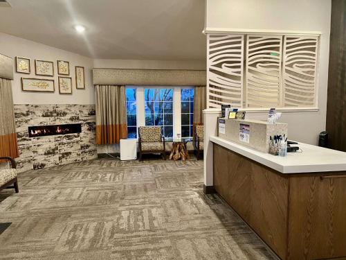 Best Western Country Inn - Hotel Overview