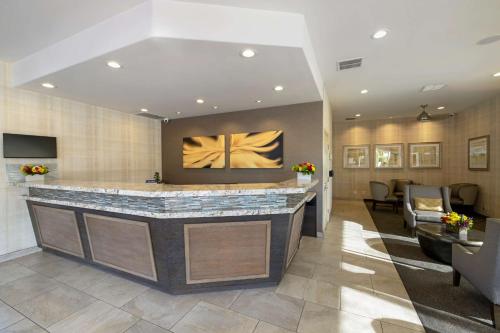 Best Western Plus Carriage Inn - Hotel Overview and Location