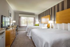 Best Western Plus Dixon Davis - Hotel Overview and Location