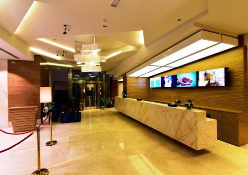 Best Western Plus Pearl Creek - Hotel Overview and Location