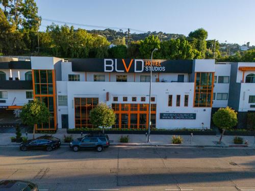 BLVD Hotel & Studios- Walking Distance to Universal Studios Hollywood - Overview of BLVD Hotel & Studios