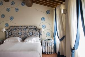 Borgo San Felice - Location and Accessibility