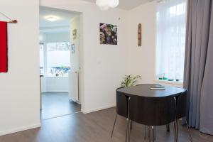 Bos En Lommer Hotel - Erasmus Park Area - Overview and Location