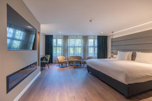 Boutique Hotel Corona - Hotel Location and Surroundings