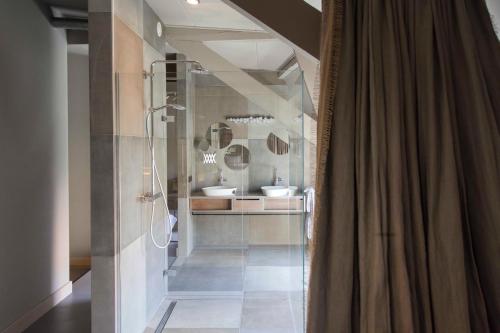 Boutique Hotel State - Location and Accessibility