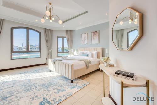 Breath-Taking 5BR Villa With Assistants Room and Private Pool in Frond E Palm Jumeirah by Deluxe Holiday Homes - Property Overview