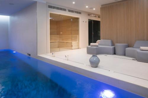 Breguet House Review