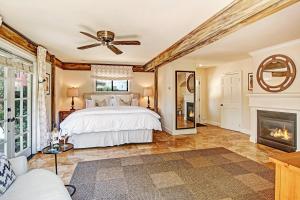 Bungalows 313 - Property Overview