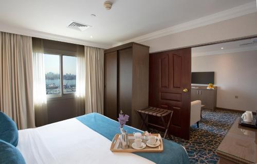 Carlton Tower Hotel - Hotel Overview and Location