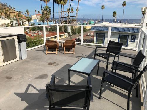 Catalina Island Seacrest Inn - Hotel Location and Overview