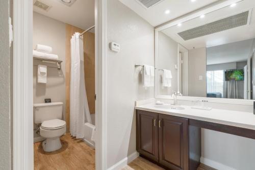 Chase Suite Hotel Newark Fremont - Hotel Overview