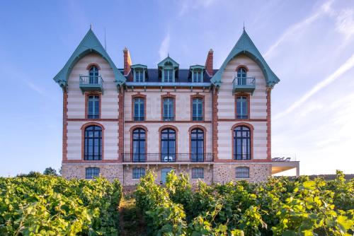 Chateau De Sacy - Room Types and Amenities