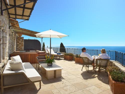 Chateau Eza - Location and Setting