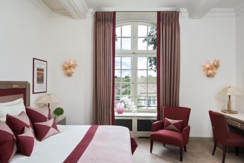 Château Lafaurie-Peyraguey Hotel & Restaurant LALIQUE - Hotel Overview and Location