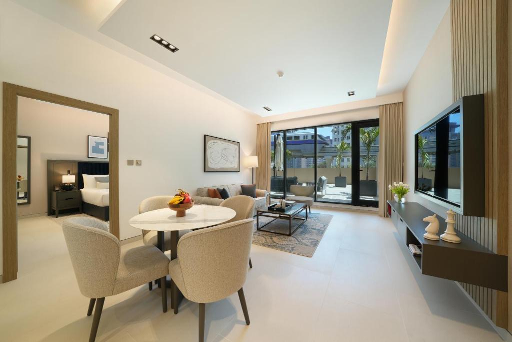 Cheval Maison – The Palm Review