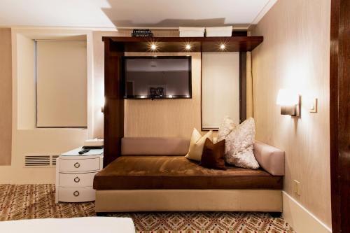 City Club Hotel - Hotel Overview and Location