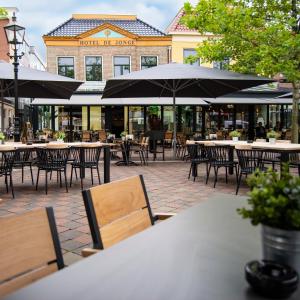 City Hotel De Jonge - Hotel Overview and Location