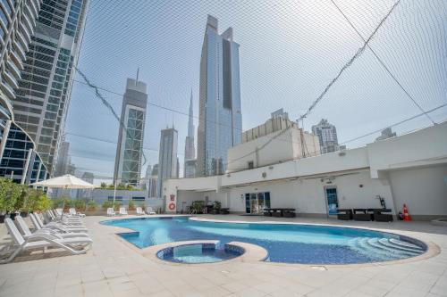 City Premiere Hotel Apartments - Dubai - Location and Proximity
