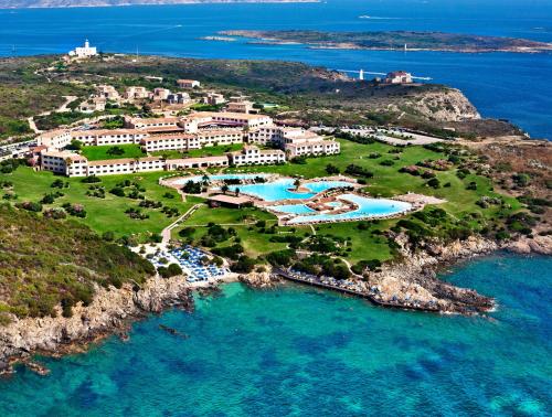 COLONNA RESORT, a Colonna Luxury Beach Hotel, Porto Cervo - Hotel Overview and Location