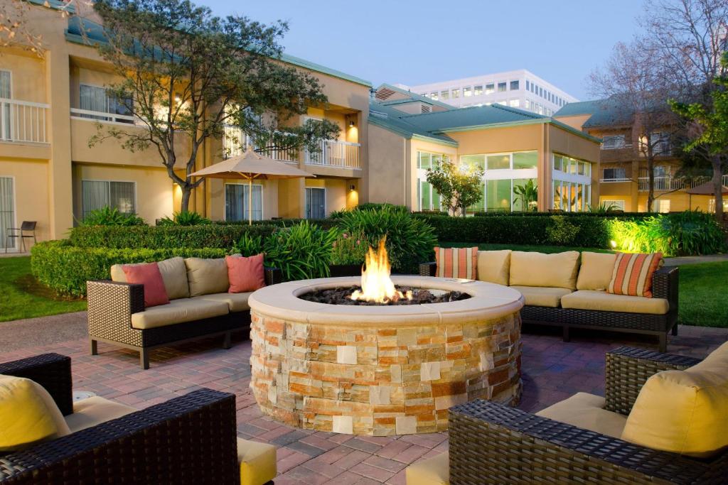 Courtyard by Marriott San Mateo Foster City Review