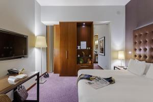 Crowne Plaza Amsterdam - South, an IHG Hotel - Hotel Location and Access