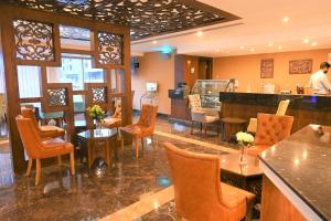 Crystal Plaza Al Majaz Hotel - Hotel Overview