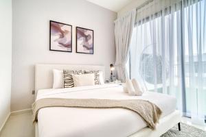 Damac Hills Ll - Stunning 4 Bedrooms Home With Private Pool at Dubai Land - Property Overview