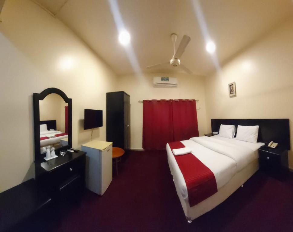 DANA HOTEL Review