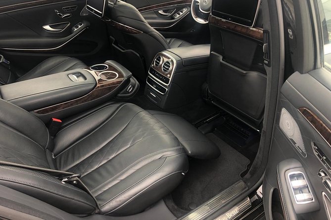 Departure Private Transfer: Seattle to Seattle Airport SEA in Luxury Car