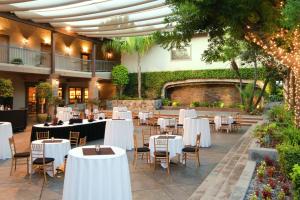 DoubleTree by Hilton Claremont - Hotel Overview and Location