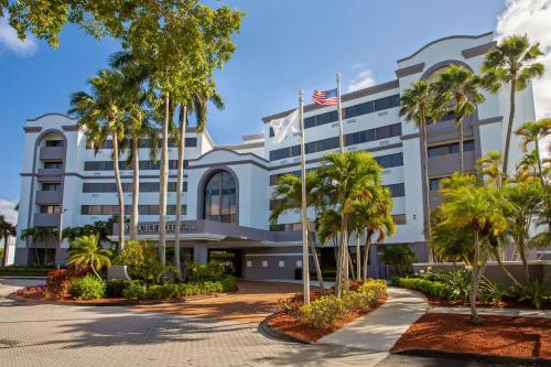 DoubleTree by Hilton Hotel West Palm Beach Airport - Hotel Overview