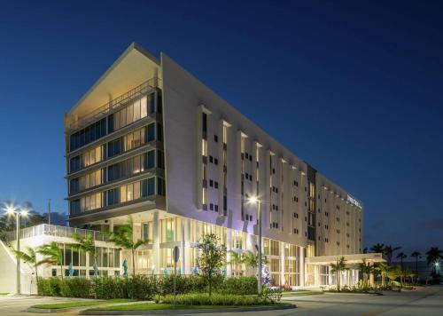 DoubleTree by Hilton Miami Doral - Hotel Overview
